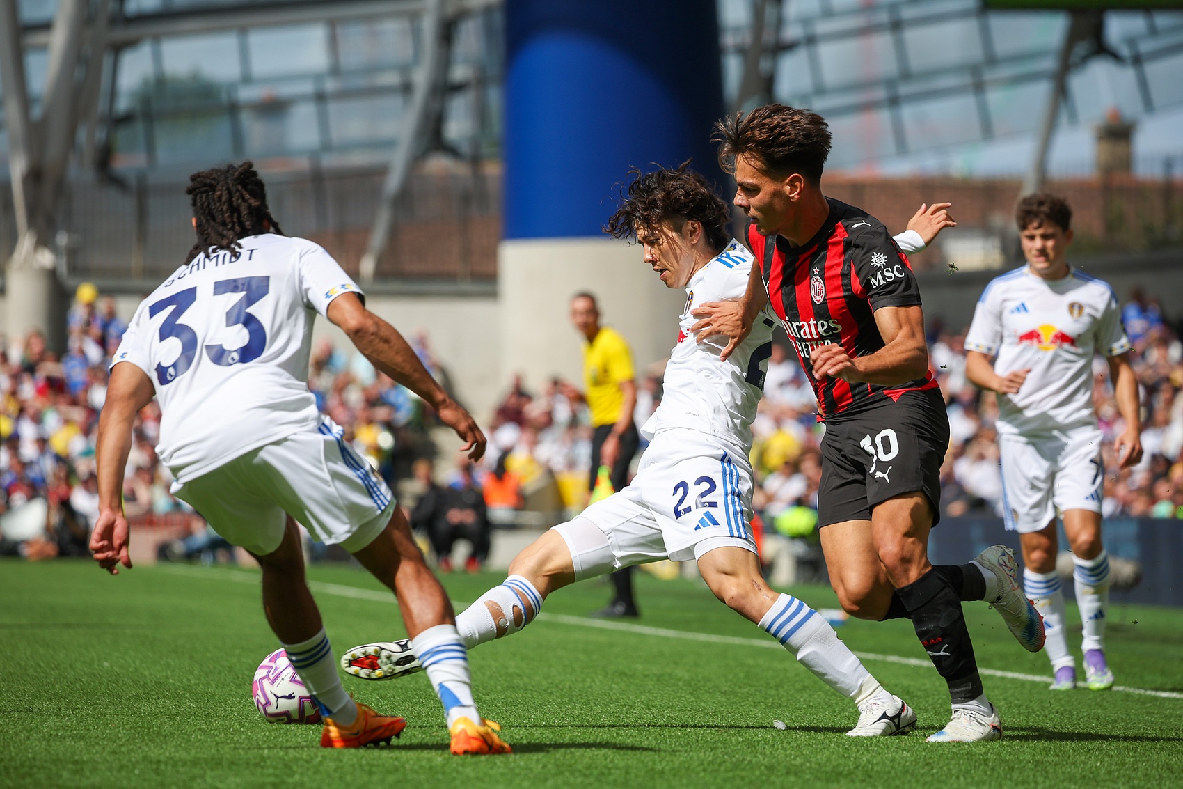 开云体育-米兰新援主场首秀定于周一迎战巴里赛前举行