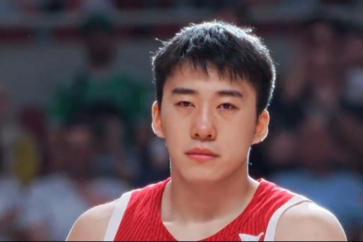 开云官网-看得心碎了！王俊杰红着眼眶领奖 FIBA寄语：未来一定会更好！