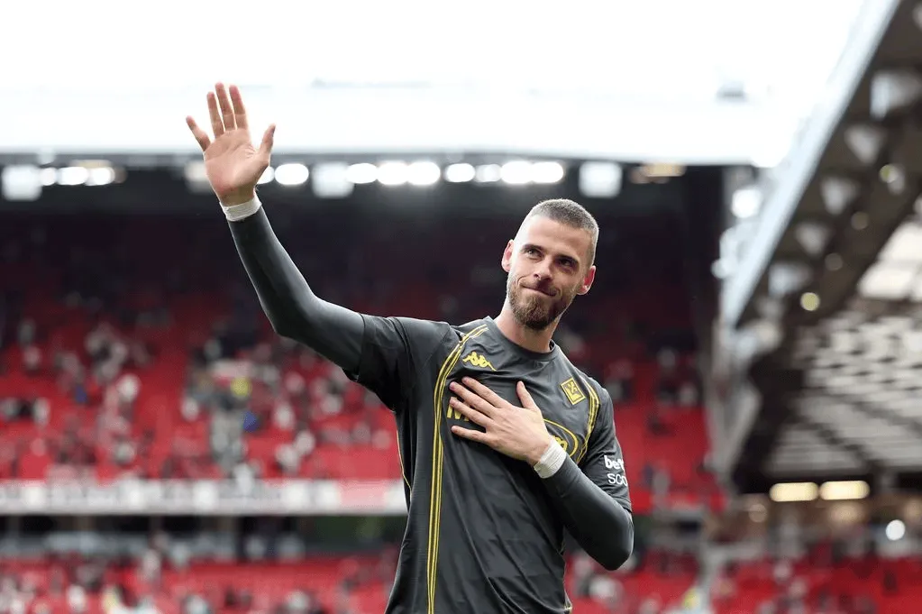 心系红魔！B费更新社媒庆祝胜利，德赫亚第一时间送上祝福