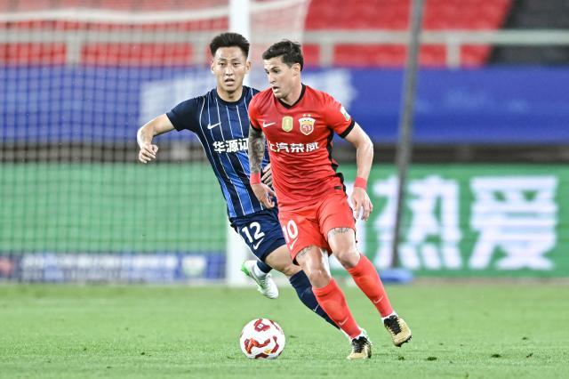 开云在线-【中超】维塔尔暴力远射图多列三中框 三镇0比2海港