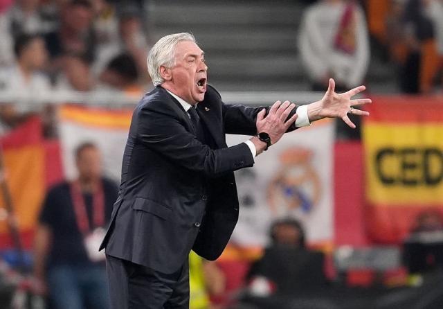 开云官网-安帅：下半场踢得比巴萨好，未来几周讨论去留